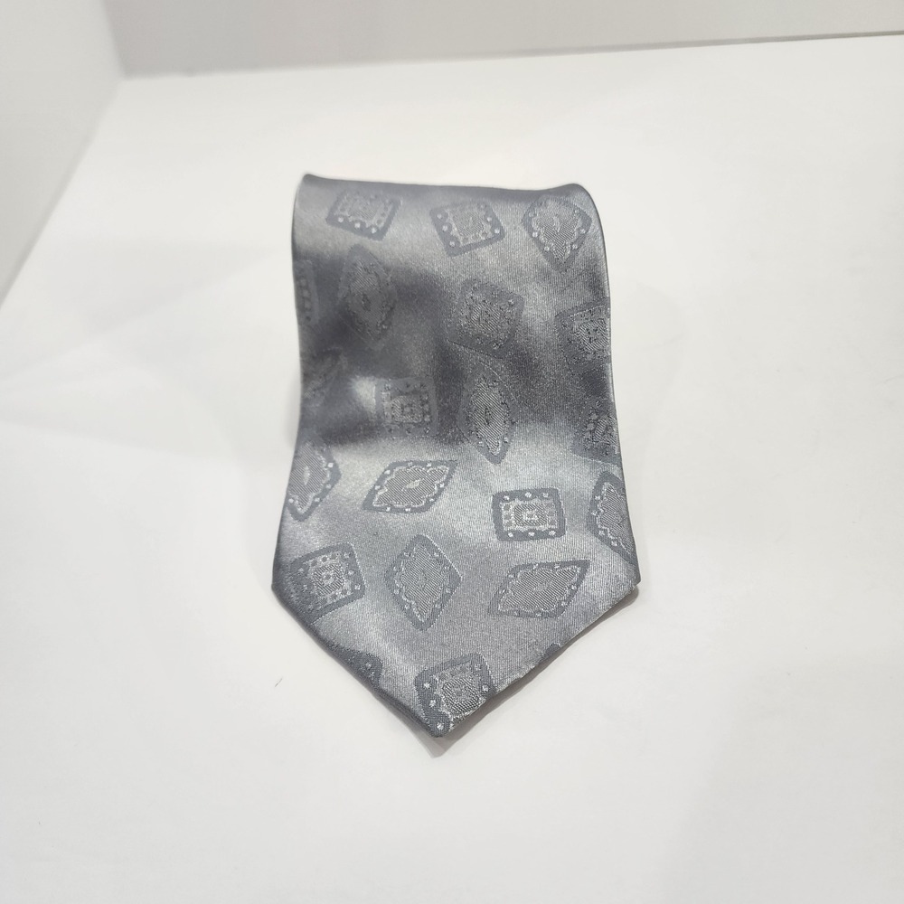 Beau Brummell Mens Vintage Silver Geometric Diamond Silk Blend Necktie USA 53in